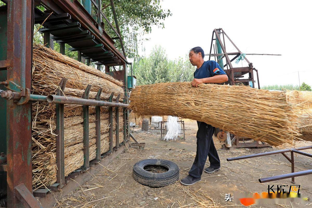 小型农具电焊加工厂